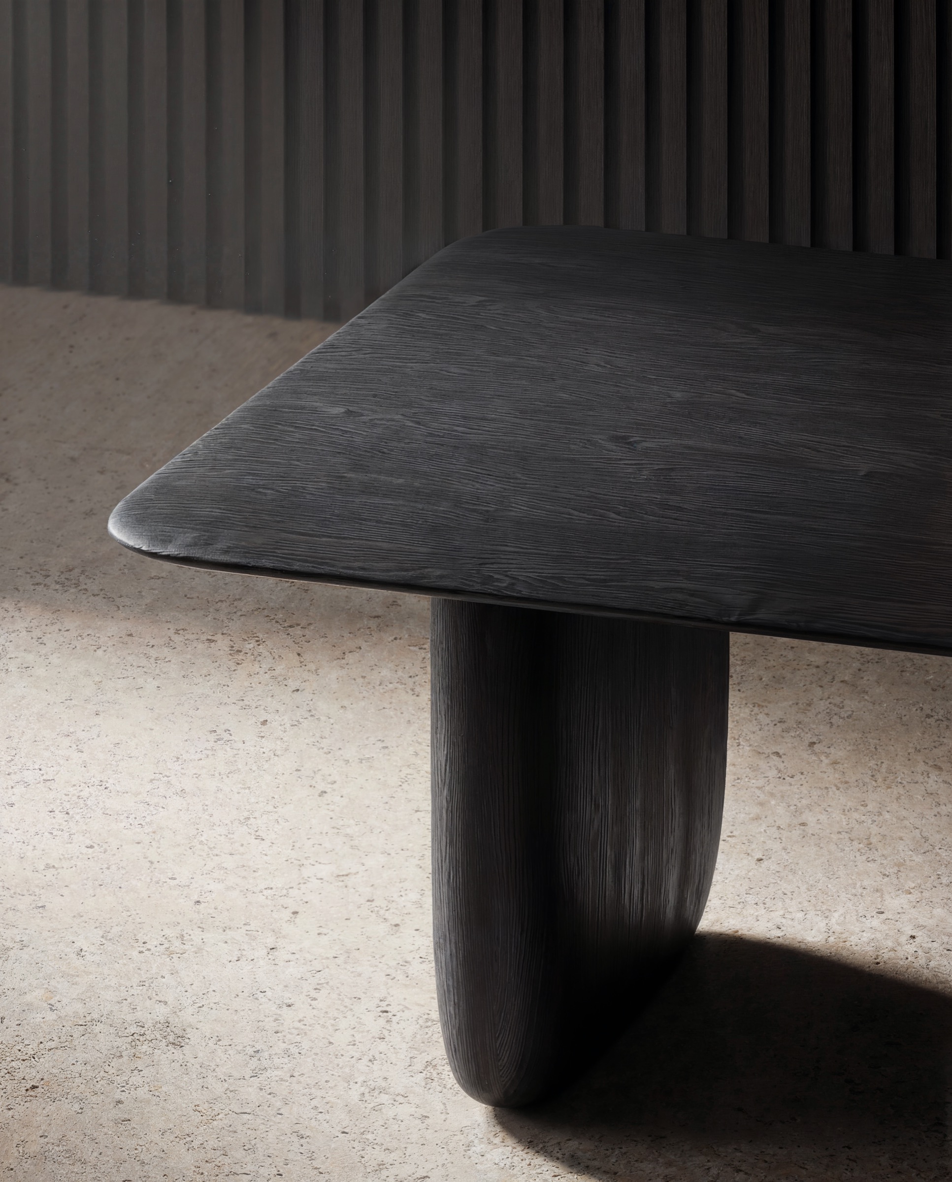 Sen table edge detail