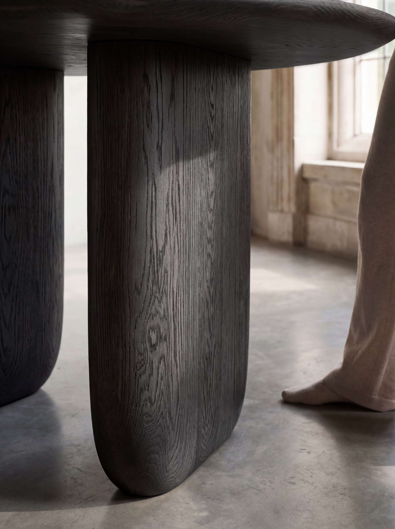 Maru ダイニングテーブル side view